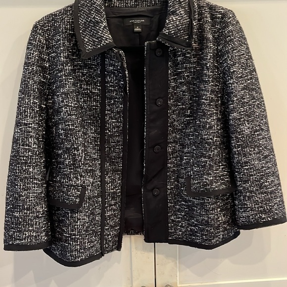 Chic Tweed Ann Taylor Jacket; Size 2 - Picture 2 of 10